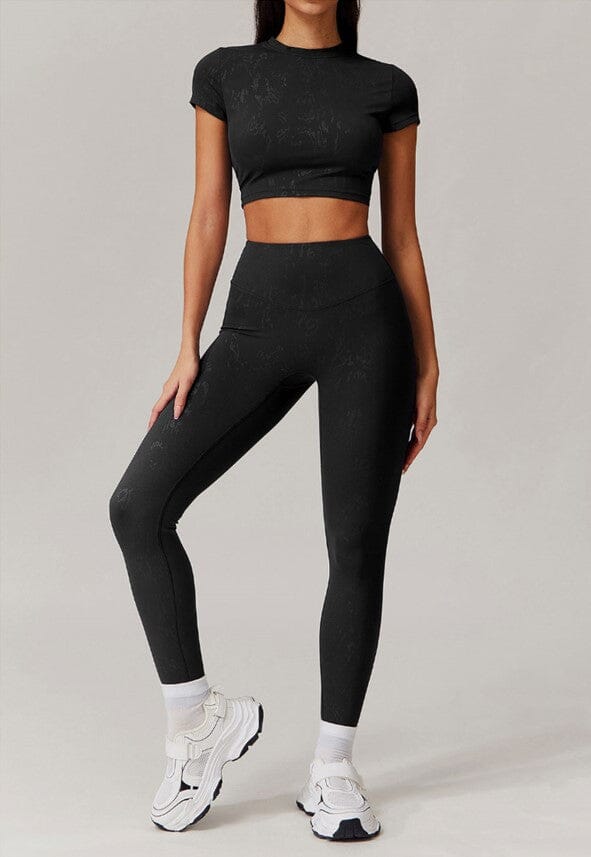 Elevate Your Workout: Stylish Leggings and Top Gym Set