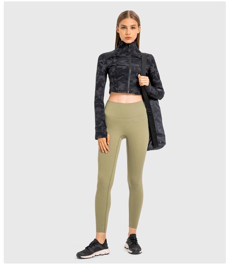 Stylish Zippered Crop Top for Active Runs