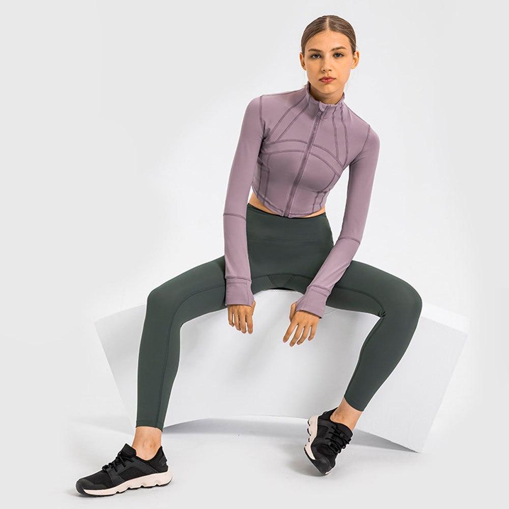 Stylish Zippered Crop Top for Active Runs