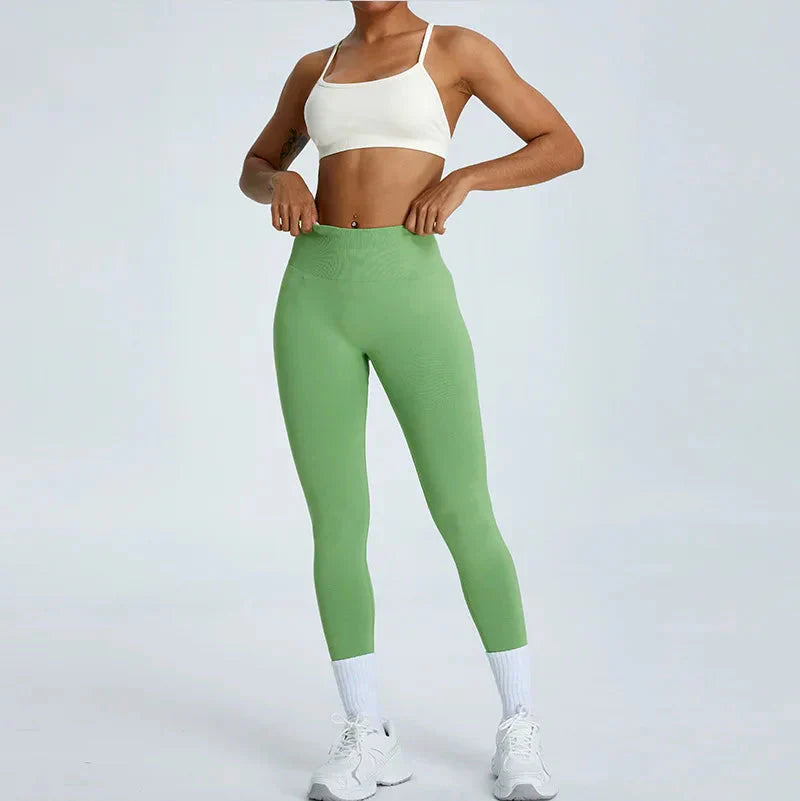Sleek and Seamless Form-Fitting Leggings