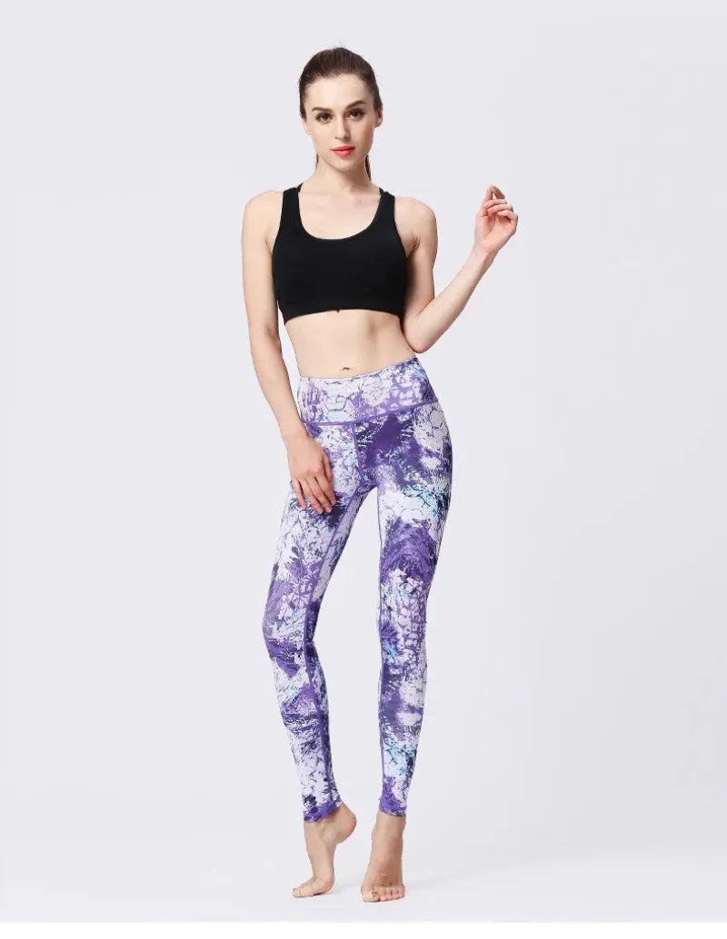 Exciting Graphical Design Seamless Leggings