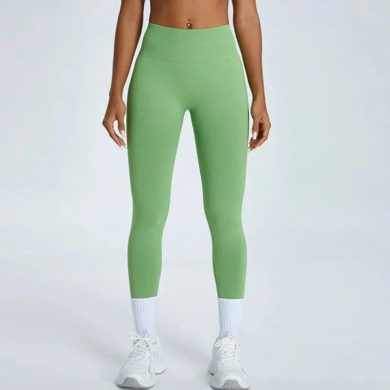 Sleek and Seamless Form-Fitting Leggings