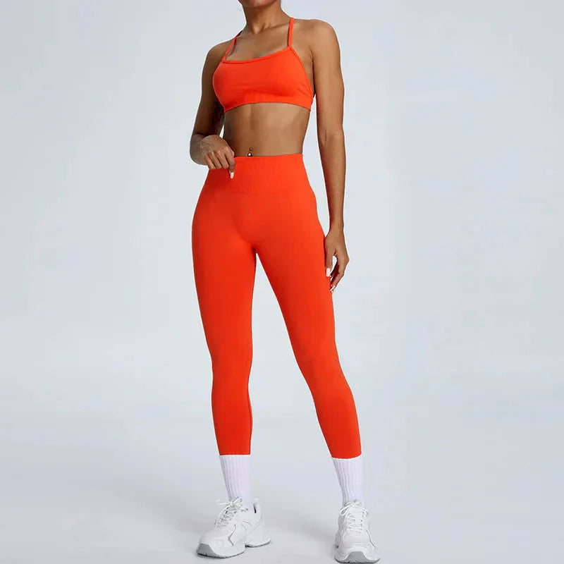 Sleek and Seamless Form-Fitting Leggings