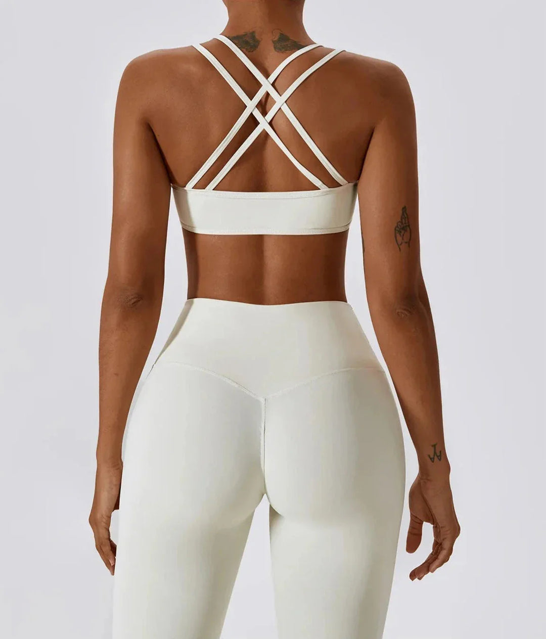 Seamless Athletic Gym Set with Flowing Brim - Stylish Leggings & Top Duo