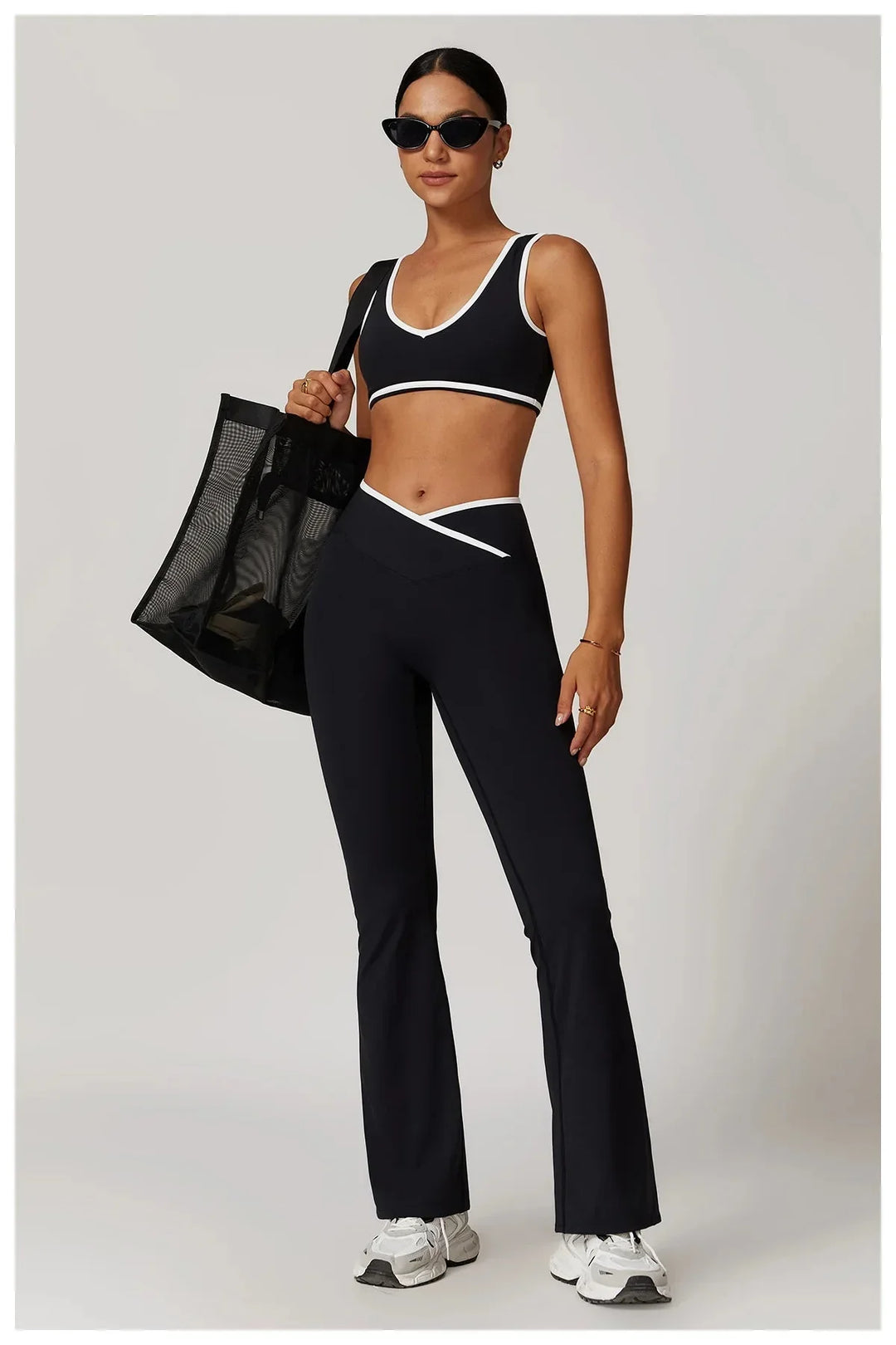 Elevate Your Workout: Myriad Gym Set with Stylish Leggings and Supportive Bra