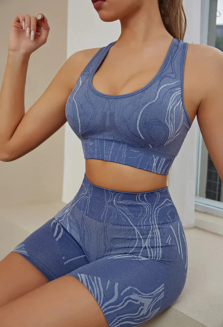 Stylish Seamless Women's Gym Set - Top & Shorts Combo