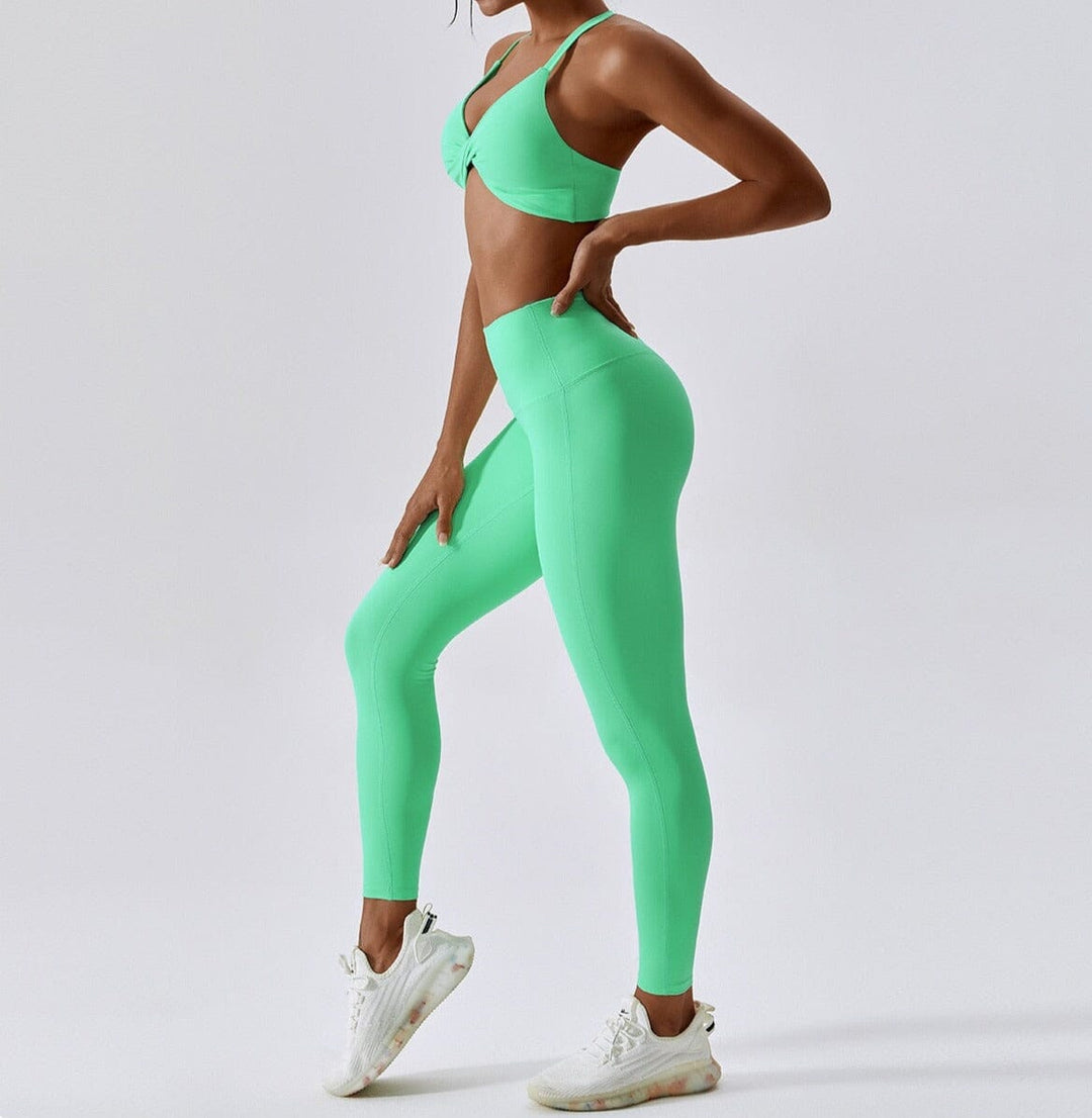 Elevate Your Practice: Crest Yoga Set with Chic Leggings & Stylish Top
