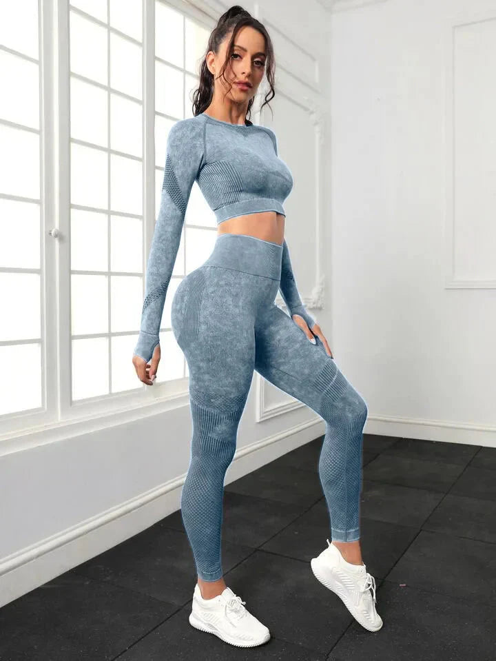 Ultimate Roaring Seamless Workout Set - Stylish Leggings and Top Combo