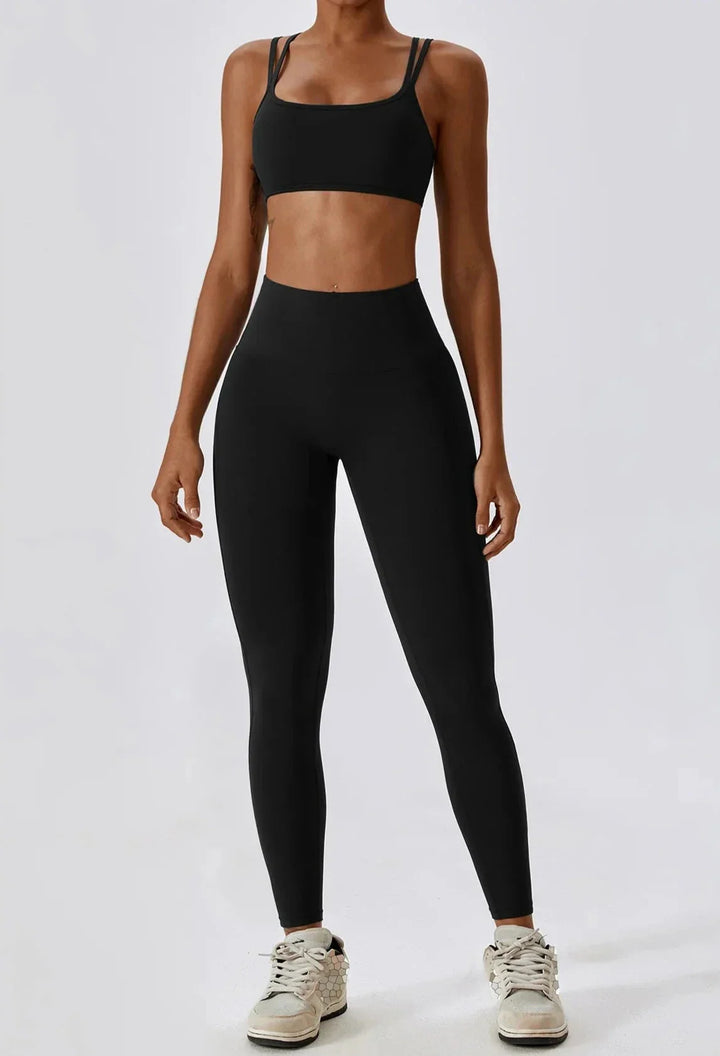 Seamless Athletic Gym Set with Flowing Brim - Stylish Leggings & Top Duo