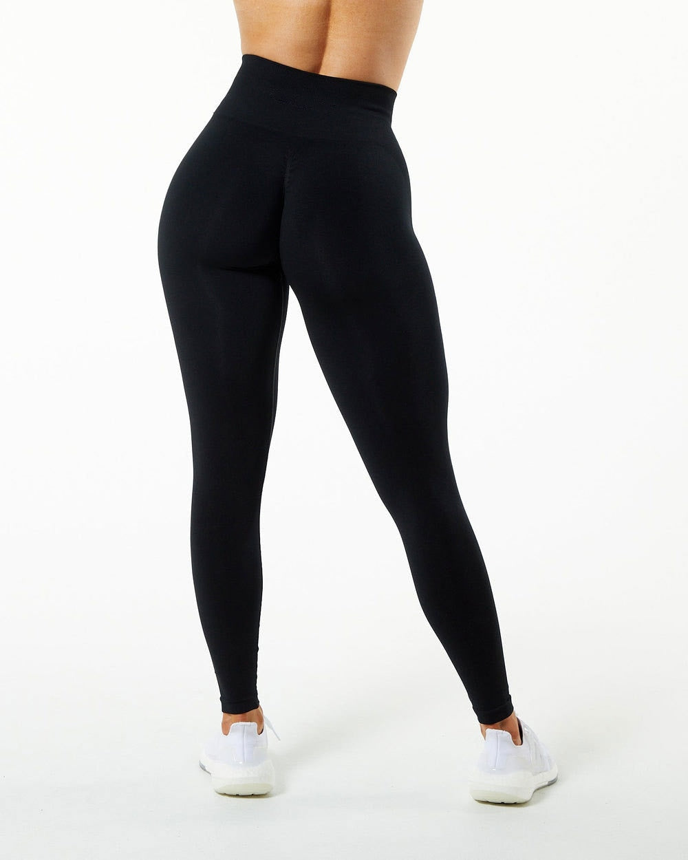Dynamic Performance Yoga Pants for Athletes