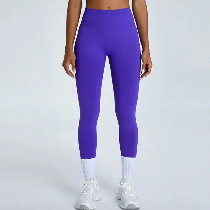 Sleek and Seamless Form-Fitting Leggings