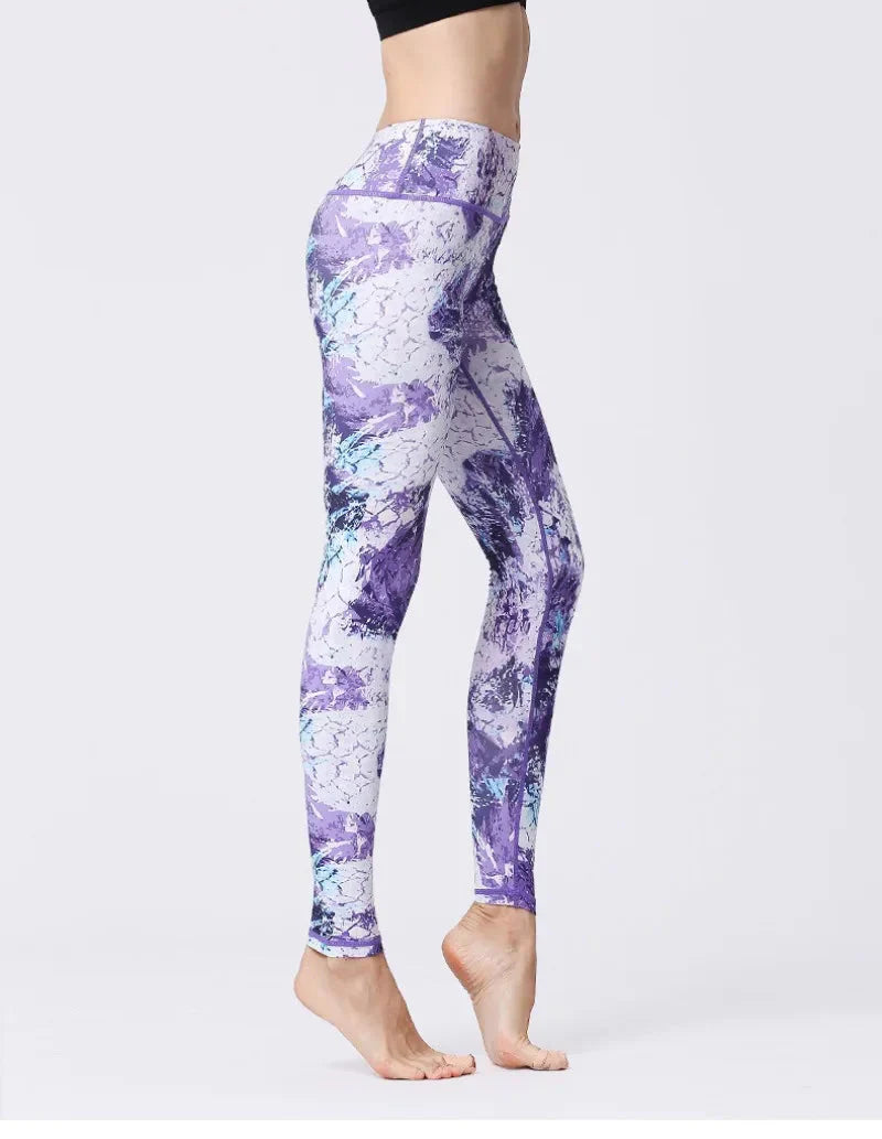 Exciting Graphical Design Seamless Leggings