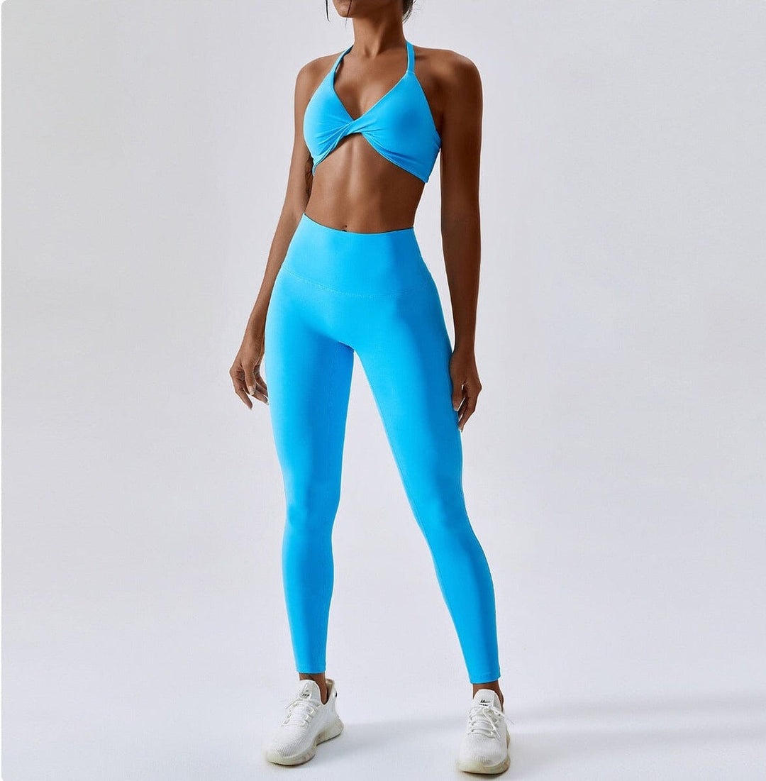 Elevate Your Practice: Crest Yoga Set with Chic Leggings & Stylish Top