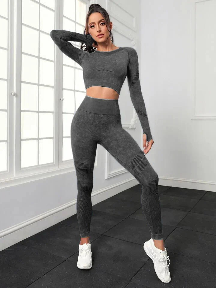 Ultimate Roaring Seamless Workout Set - Stylish Leggings and Top Combo