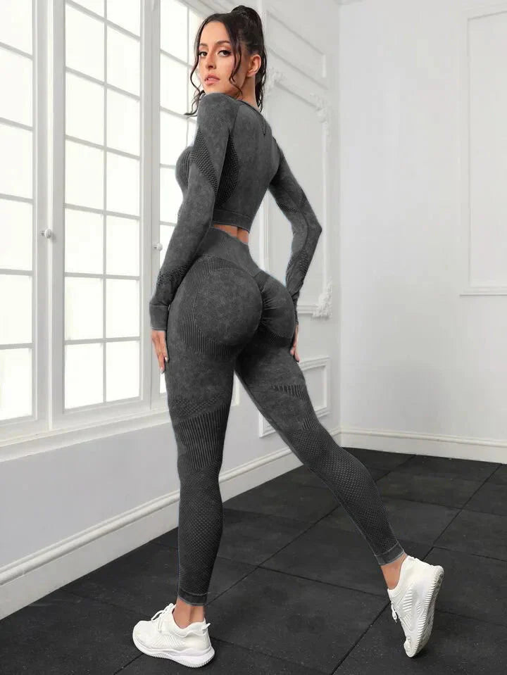 Ultimate Roaring Seamless Workout Set - Stylish Leggings and Top Combo