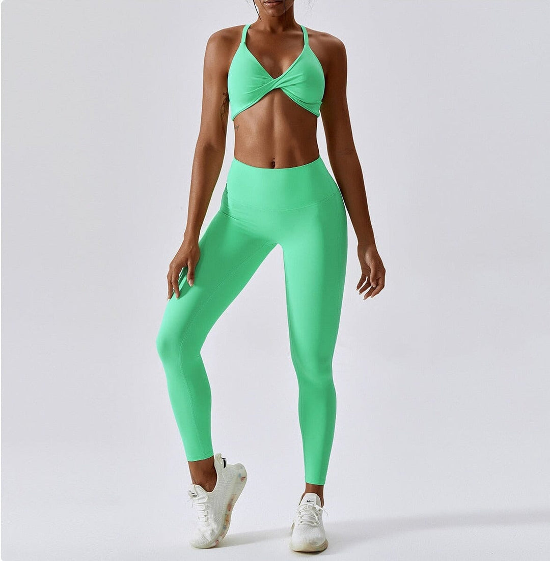 Elevate Your Practice: Crest Yoga Set with Chic Leggings & Stylish Top