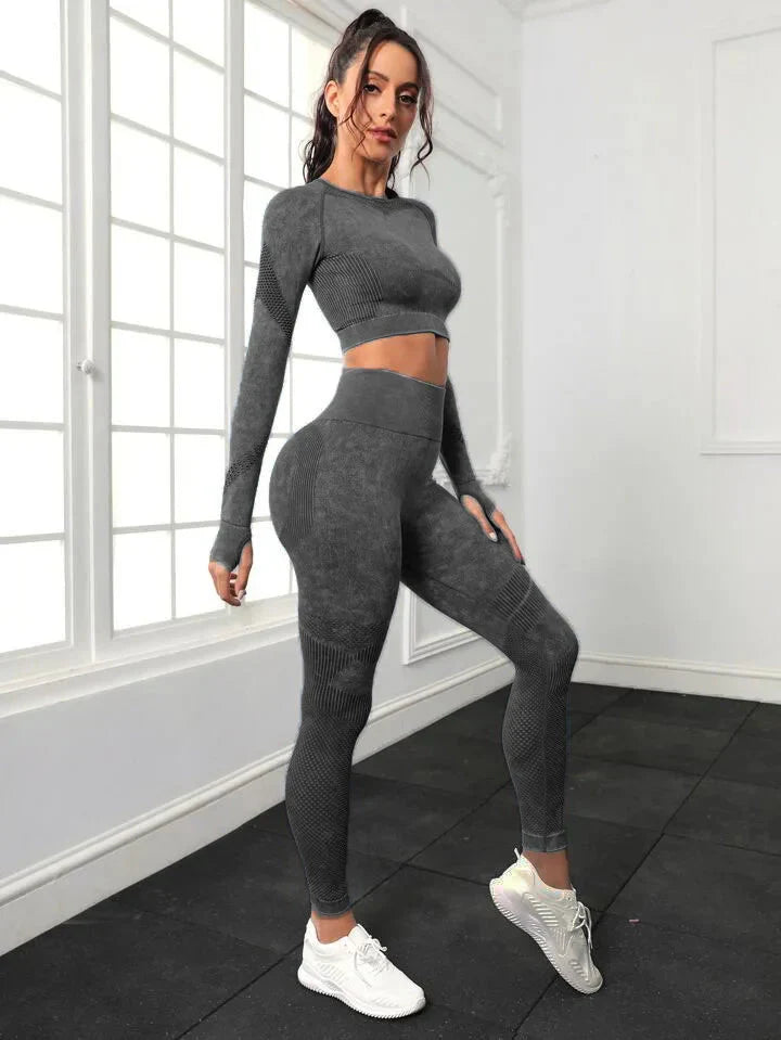 Ultimate Roaring Seamless Workout Set - Stylish Leggings and Top Combo