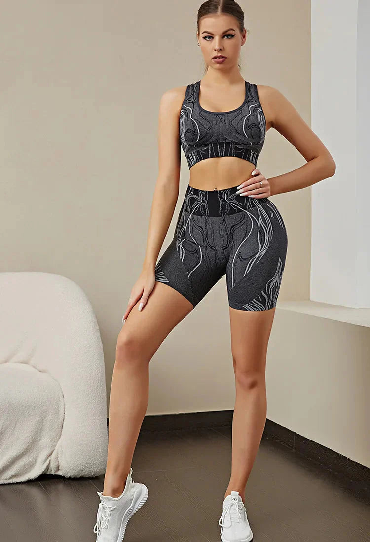 Stylish Seamless Women's Gym Set - Top & Shorts Combo