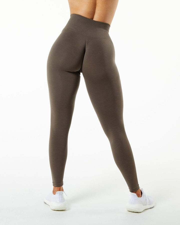 Dynamic Performance Yoga Pants for Athletes