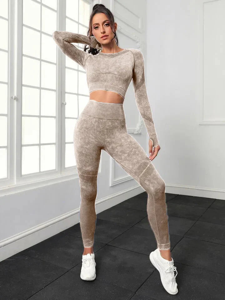 Ultimate Roaring Seamless Workout Set - Stylish Leggings and Top Combo