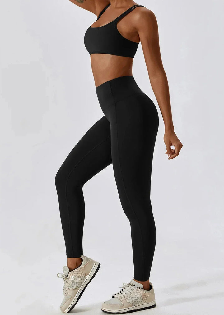 Seamless Athletic Gym Set with Flowing Brim - Stylish Leggings & Top Duo