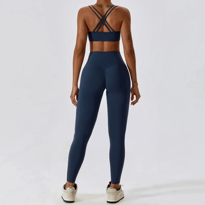Seamless Athletic Gym Set with Flowing Brim - Stylish Leggings & Top Duo