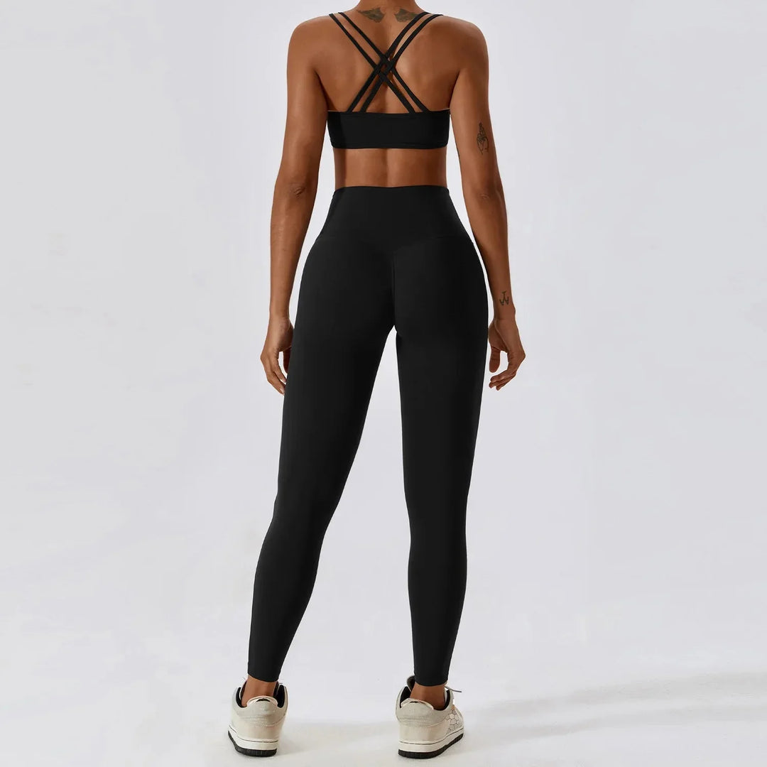 Seamless Athletic Gym Set with Flowing Brim - Stylish Leggings & Top Duo