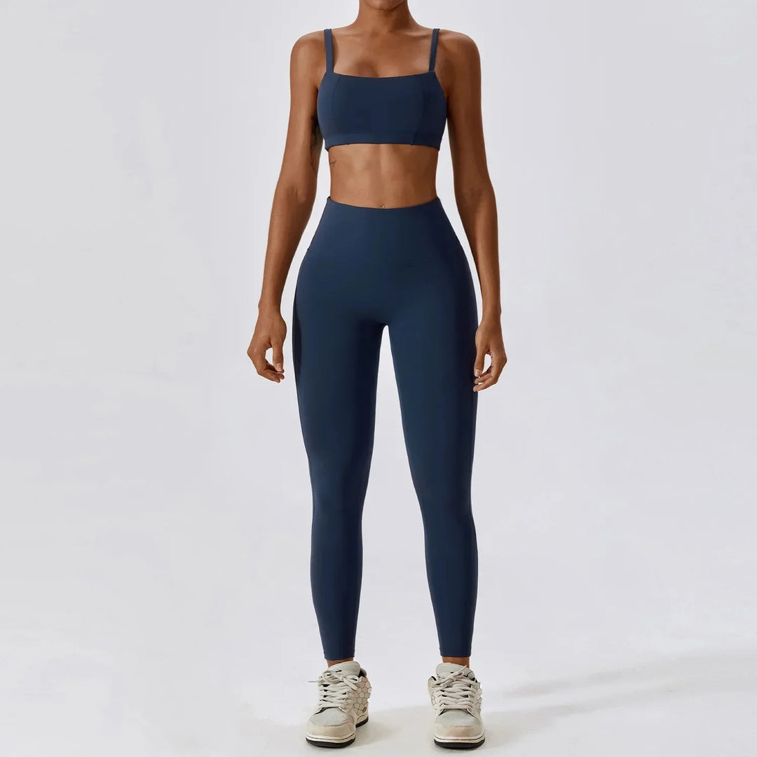 Seamless Athletic Gym Set with Flowing Brim - Stylish Leggings & Top Duo