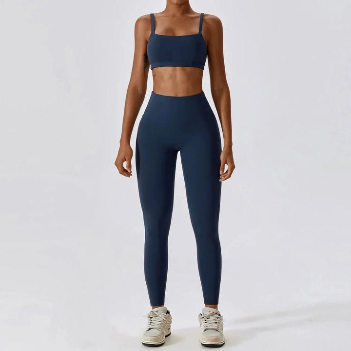 Seamless Athletic Gym Set with Flowing Brim - Stylish Leggings & Top Duo