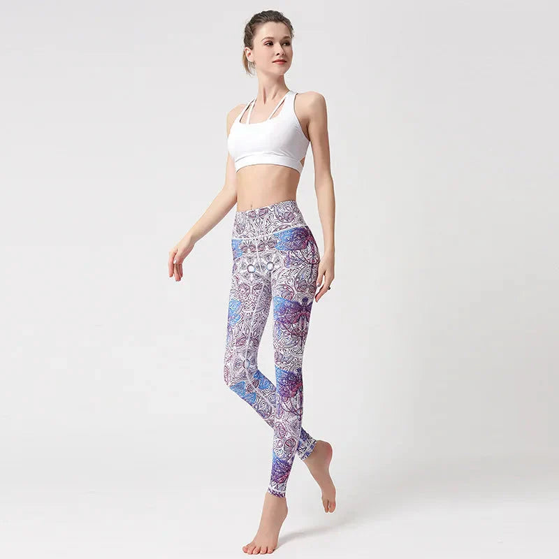Exciting Graphical Design Seamless Leggings