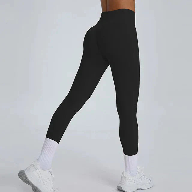 Sleek and Seamless Form-Fitting Leggings