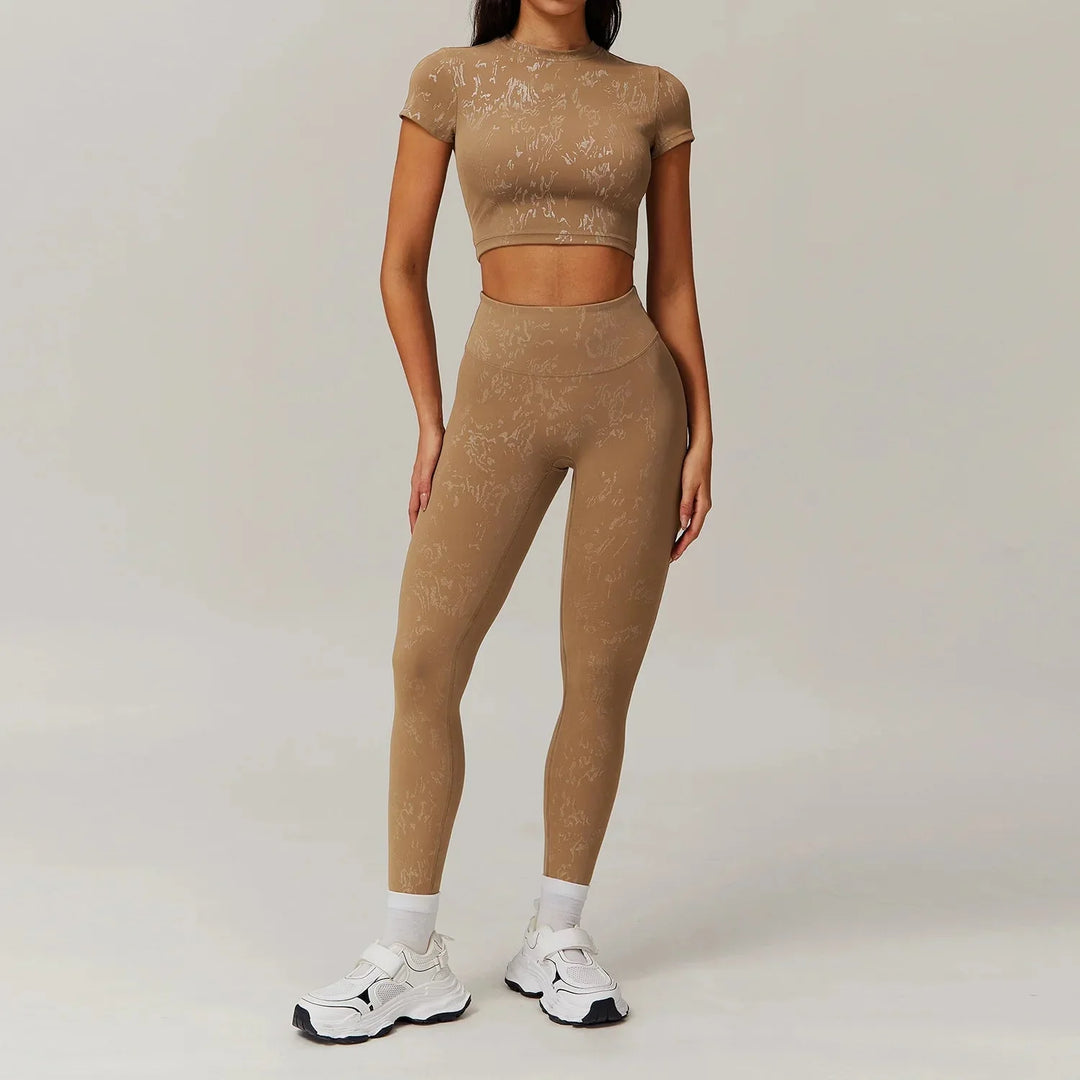 Elevate Your Workout: Stylish Leggings and Top Gym Set
