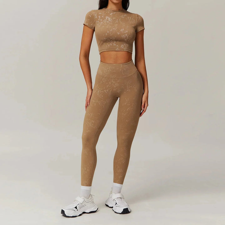 Elevate Your Workout: Stylish Leggings and Top Gym Set