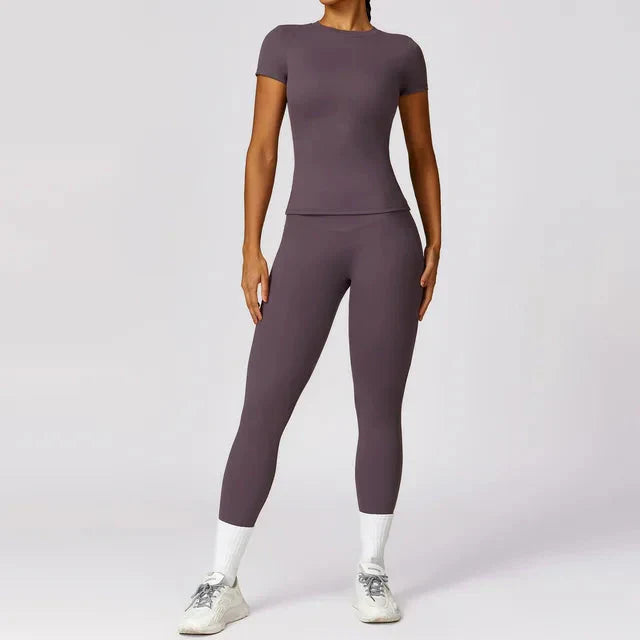 Ultimate Workout Collection - Stylish Leggings & Performance Shirt